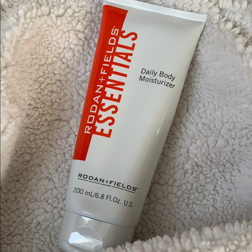 rodan & fields daily body moisturizer